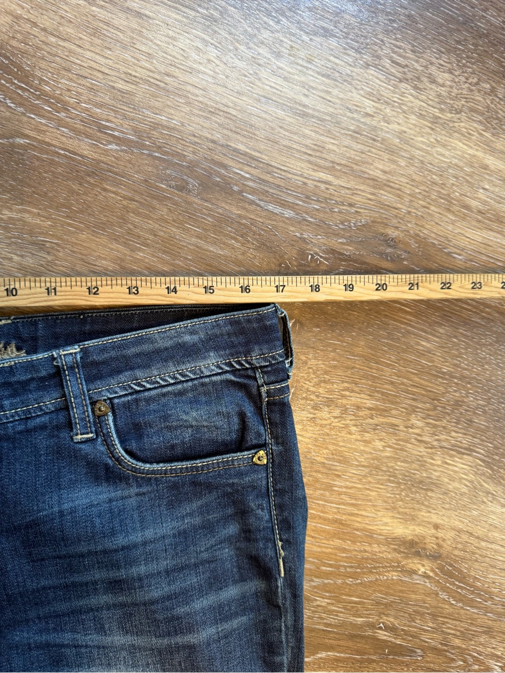 Kut From The Kloth Dark Wash Cropped Jeans with Cuffed Hem - Capri Sz 8 - Picture 4 of 12